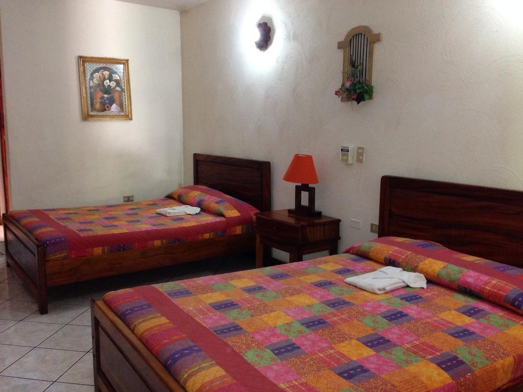 Hotel Villa Hermosa Retalhuleu Phòng bức ảnh